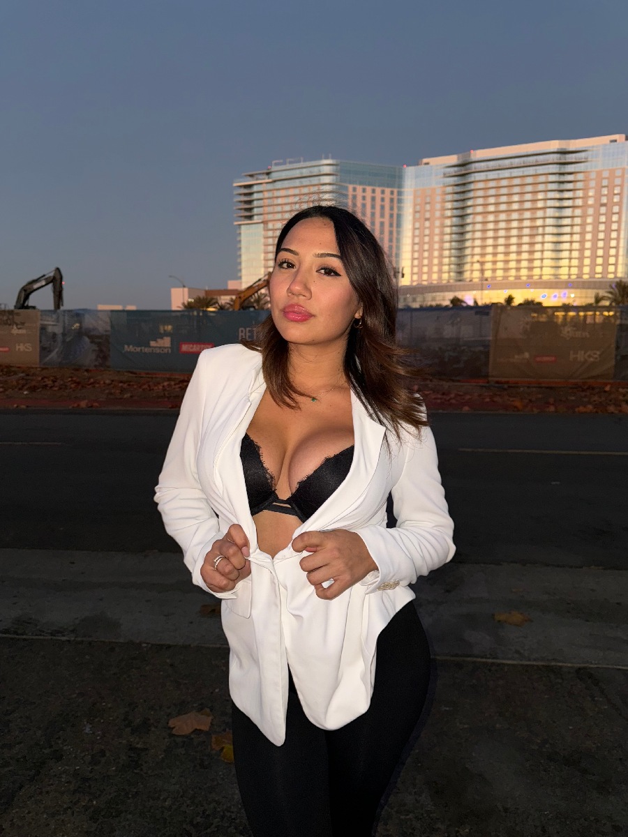 Take a pause and enjoy Ali Cruz — streaming from Tiruchchirappalli