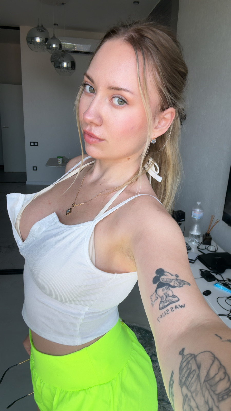 KateV in her underwear in Tiruchchirappalli