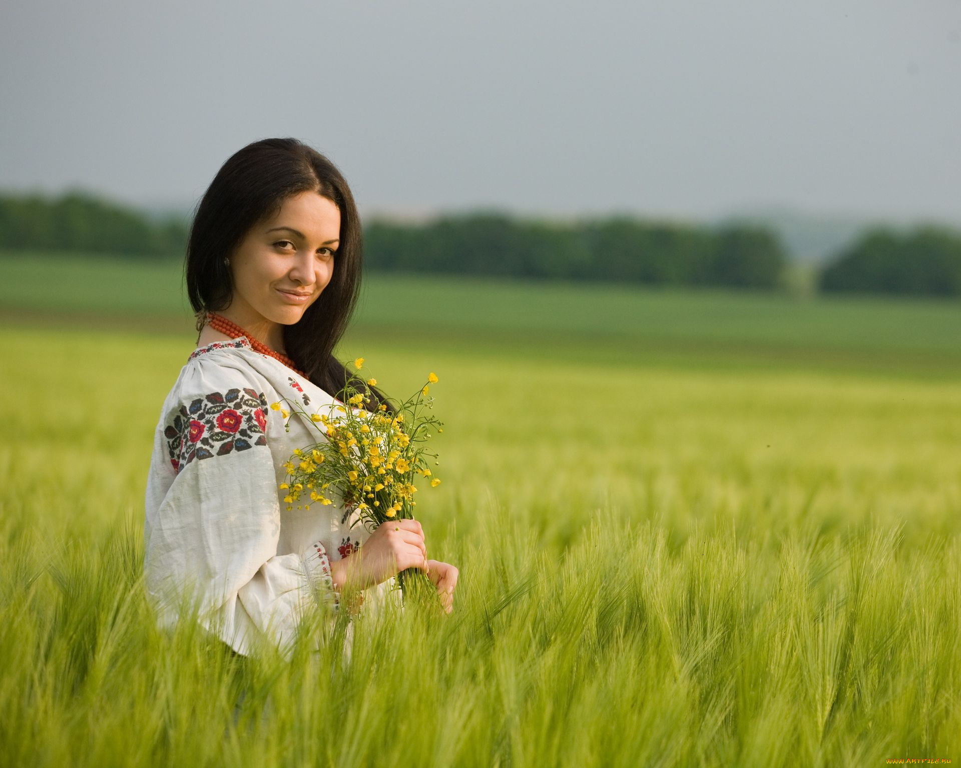 Women in Slavic costumes in Tiruchchirappalli