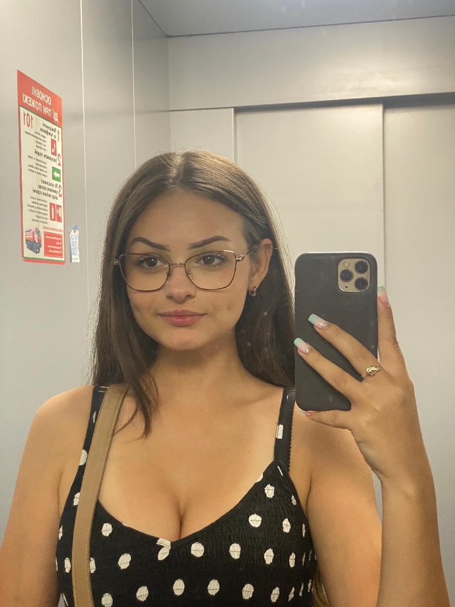 Sexy model Stacy in Tiruchchirappalli